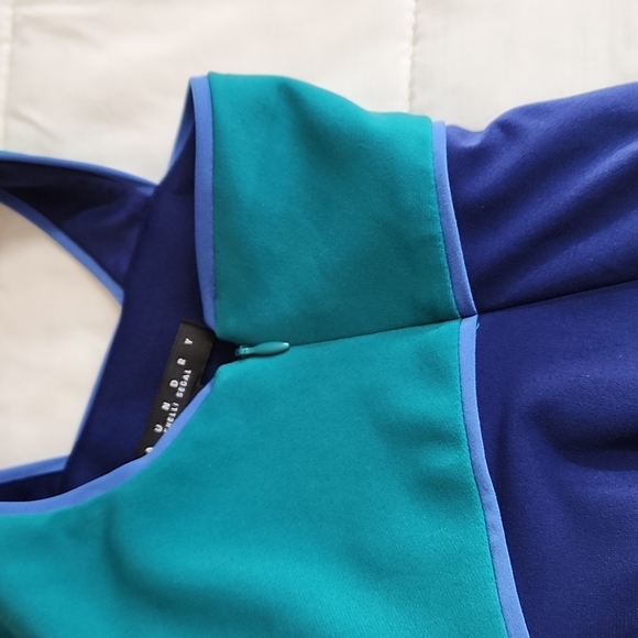 Laundry by Shelli Segal - Picture 5 of 12